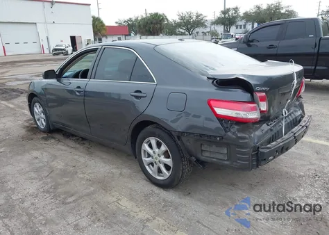 2010 Toyota Camry Le z USA, uszkodzony, nr VIN 4T1BF3EKXAU106321